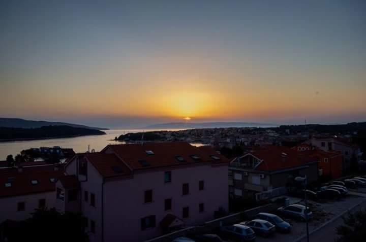 Panorama Sunset Apartments Cres Eksteriør billede