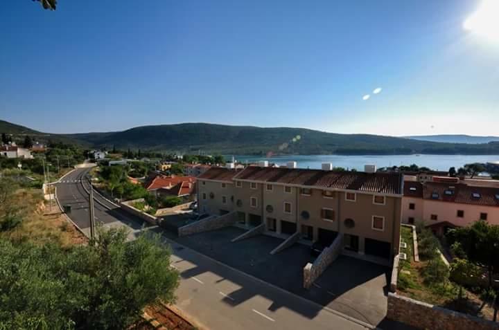Panorama Sunset Apartments Cres Eksteriør billede